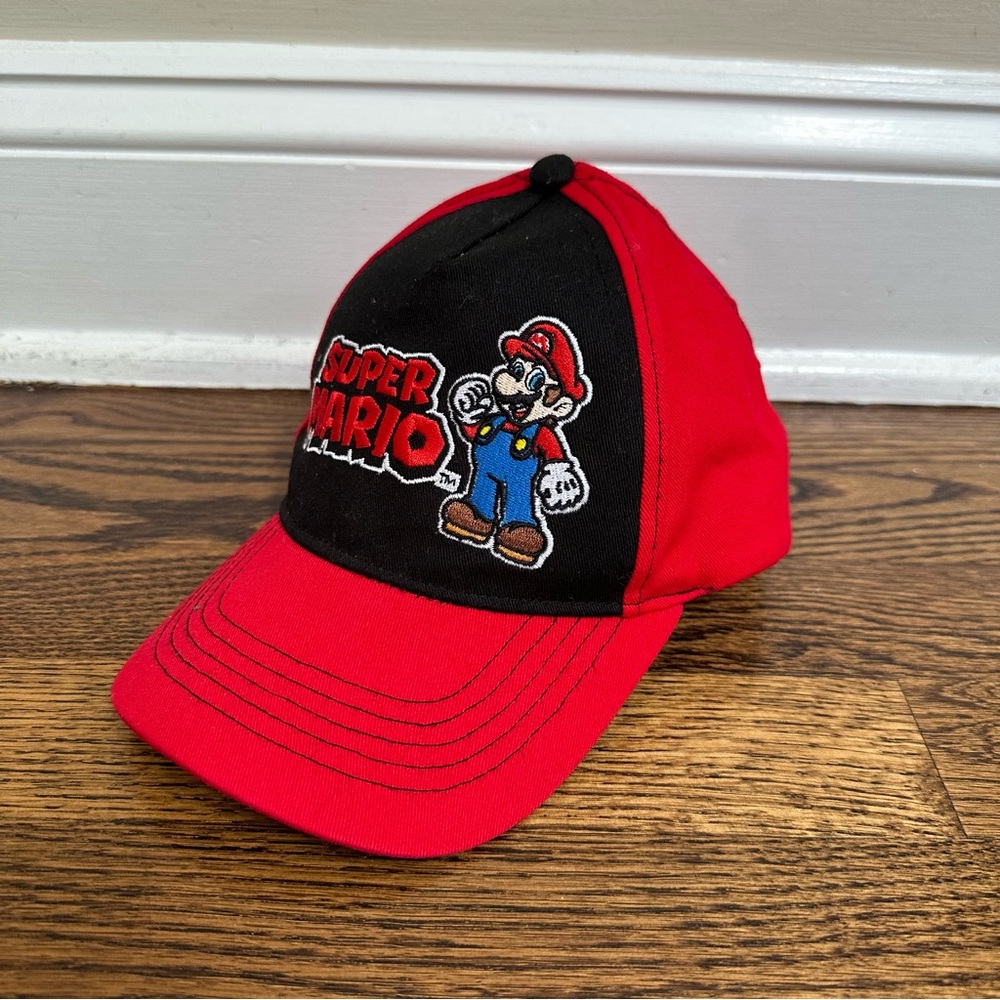 Super Mario Hat - Picture 2 of 4